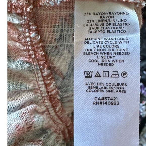 LOFT Women's Tropical Leaf Print Linen Blend Ruffle Button Front Cropped Top 6 - Picture 8 of 8